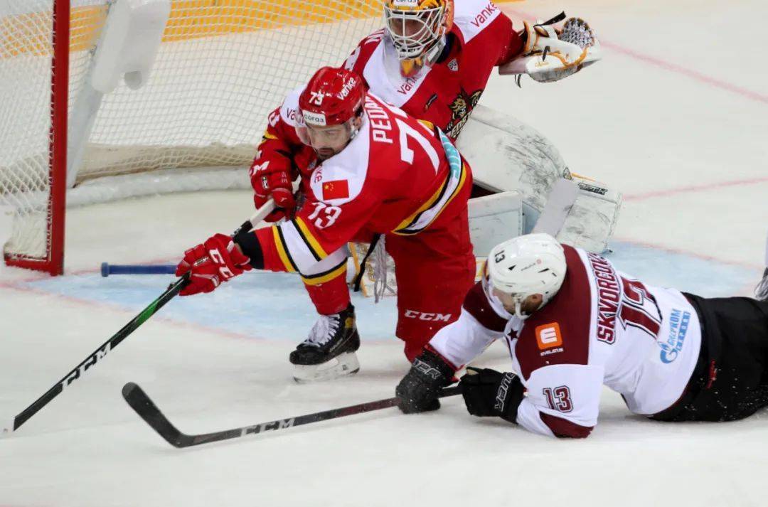 开云体育-西甲赛程吃紧，辽宁本钢加时末段豪取连胜，底气十足，年轻球员得到机会(西甲最长连胜纪录)