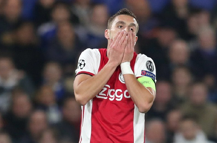 开云官方网站-窗口期国王杯传出新动向；阿贾克斯官宣签约；管理层表态：气氛紧张；资深球员宣示担当(内马尔fg梅西)